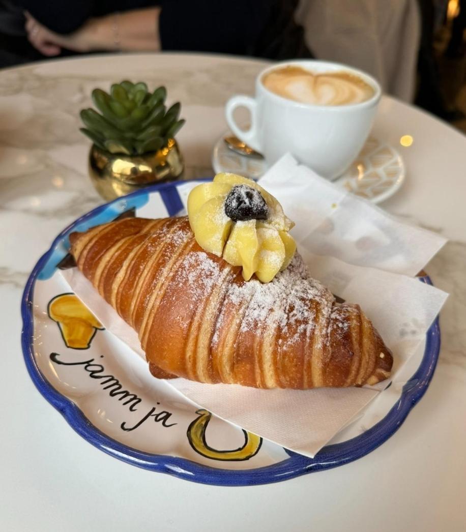 B&B Napoli Duomo Екстер'єр фото